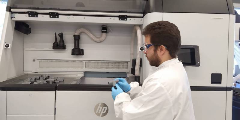 HP fabrica en serie en Barcelona un circuito respiratorio para pacientes con Covid-19